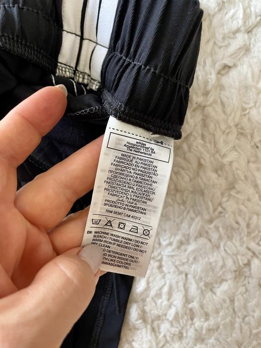 Pantaloni scurti adidas noi