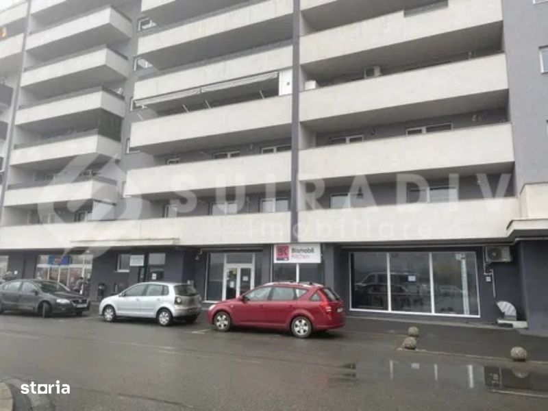 Spațiu comercial vitrat | Între Lacuri
