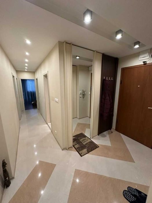 Дава се под наем Четиристаен апартамент в София, Борово - 145 кв.м за 1500 € - Снимка #11