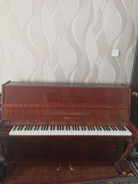 Продается пианино / Piano sotiladi