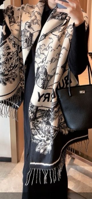 Fular Burberry model 2026, 4 modele