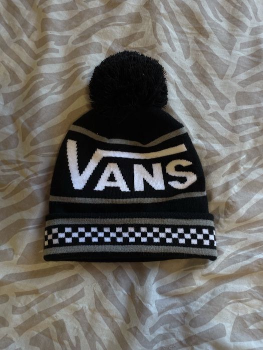 Зимна шапка Vans