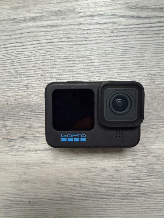 GoPro Hero 11 Black + 4 baterii + 256GB + kit complet accesorii