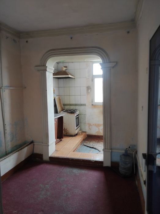 Ko'p qavatli uy, kvartira, dom