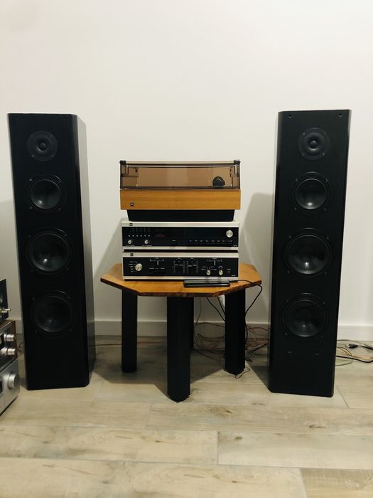 Boxe de podea RCF Omega 830