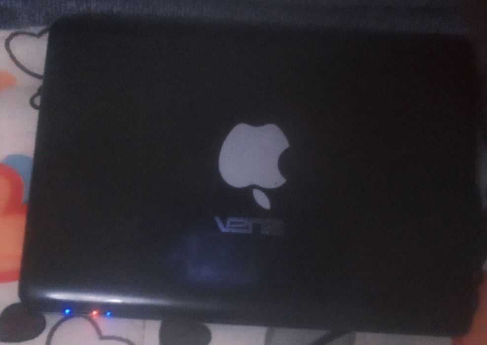 Ноутбук ASUS 5  с зарядкой