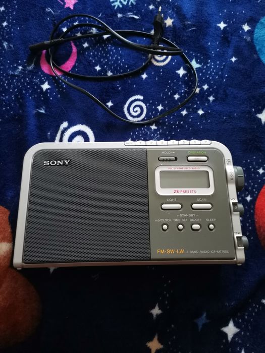 Vând aparat de radio Sony