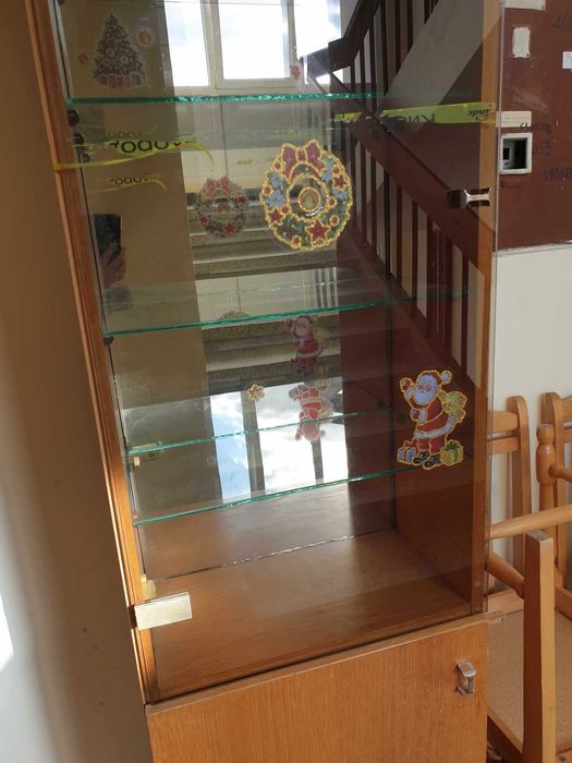 Шкаф - тип витрина