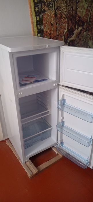 Холодильник бирюса