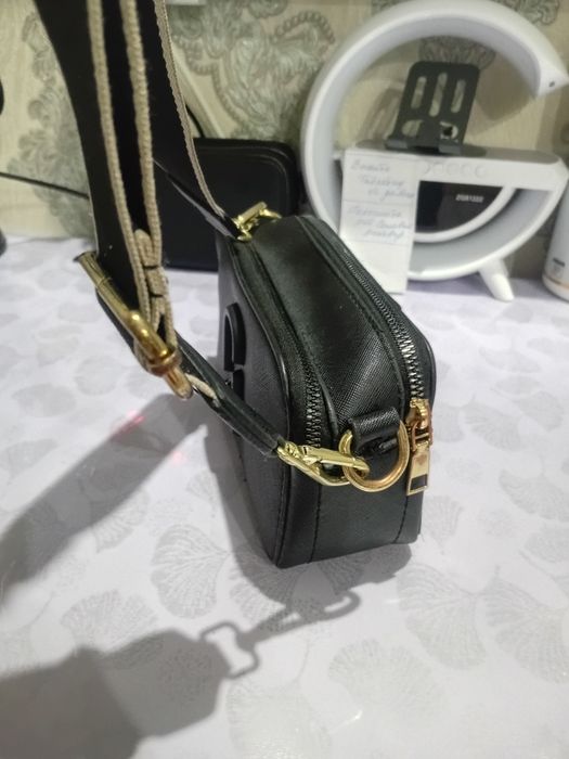 Продам женскую сумочку