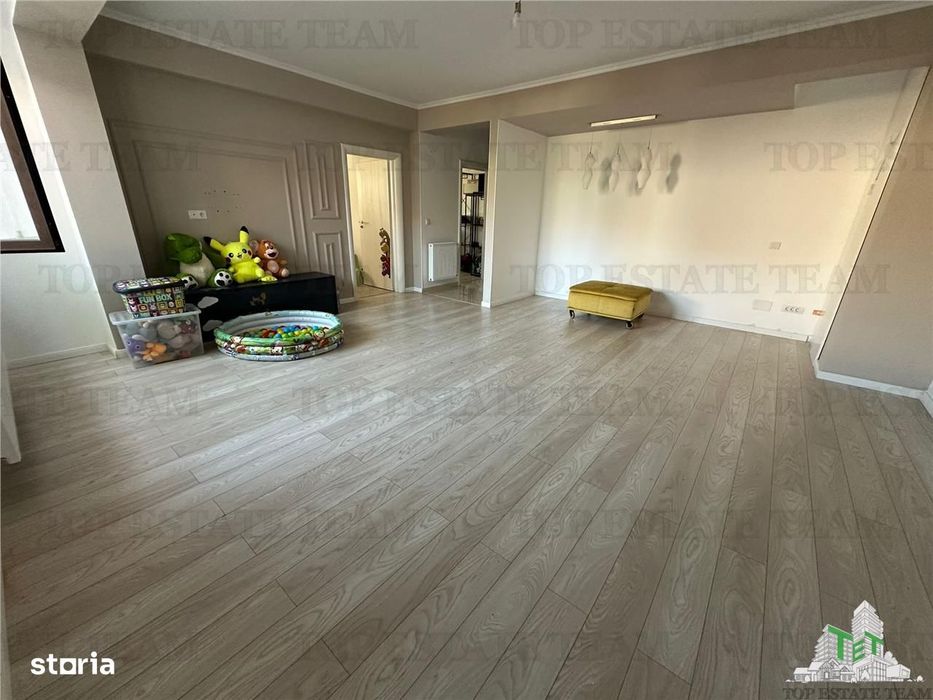 PLATA IN RATE - Apartament 3 camere cu terasa de vanzare in zona Parc