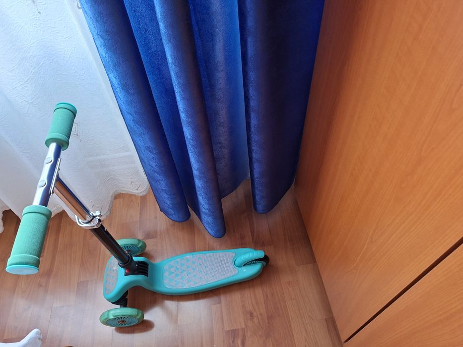 Trotinetă copii cu 2 roți luminoase (Model stabil, import Franța) - Turcoaz