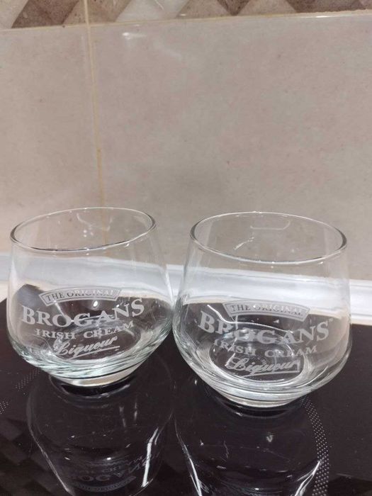 Порцеланови и стъклени сервизи за течности