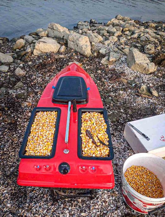 Лодка за захранка