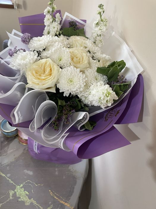 Цветы 2 букета продаю свежие