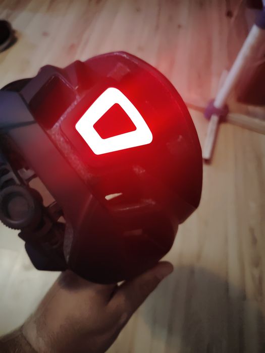 Casca de bicicleta neagra ootd  cu lumina LED