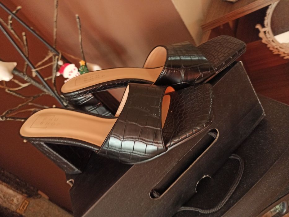 Нови дамски обувки/чехли 37/38