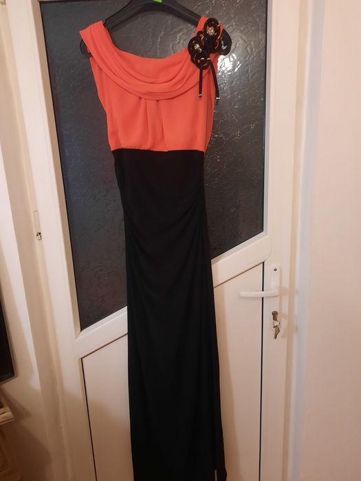 Vand rochie de seara