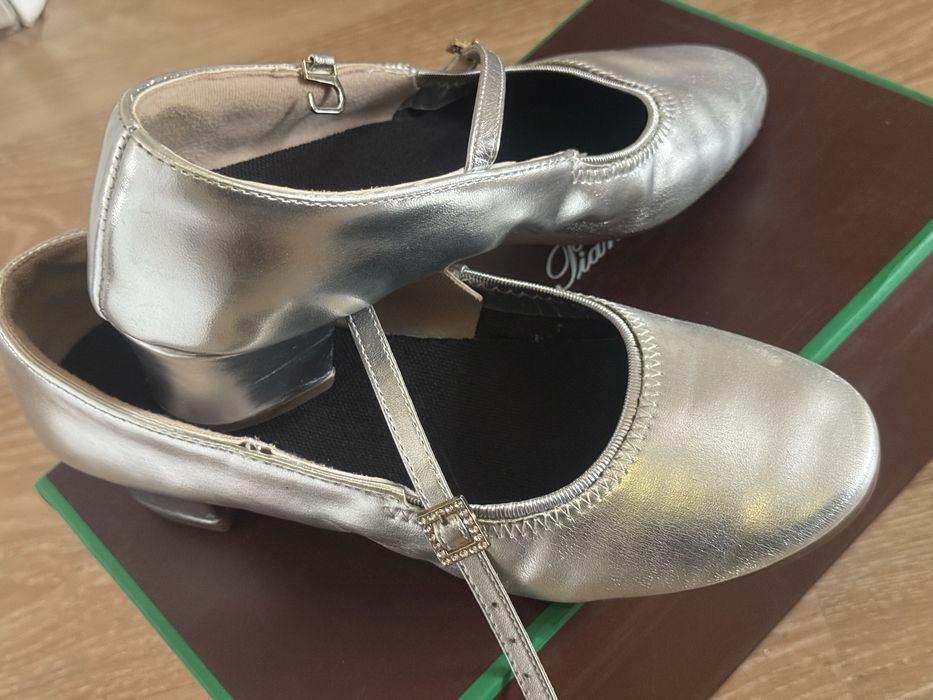 Продаю туфли для танца б/у