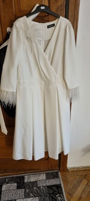Vând rochie alba