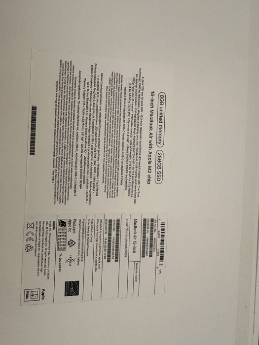 Macbook Apple 15 inch M2, 8 GB memorie 2023