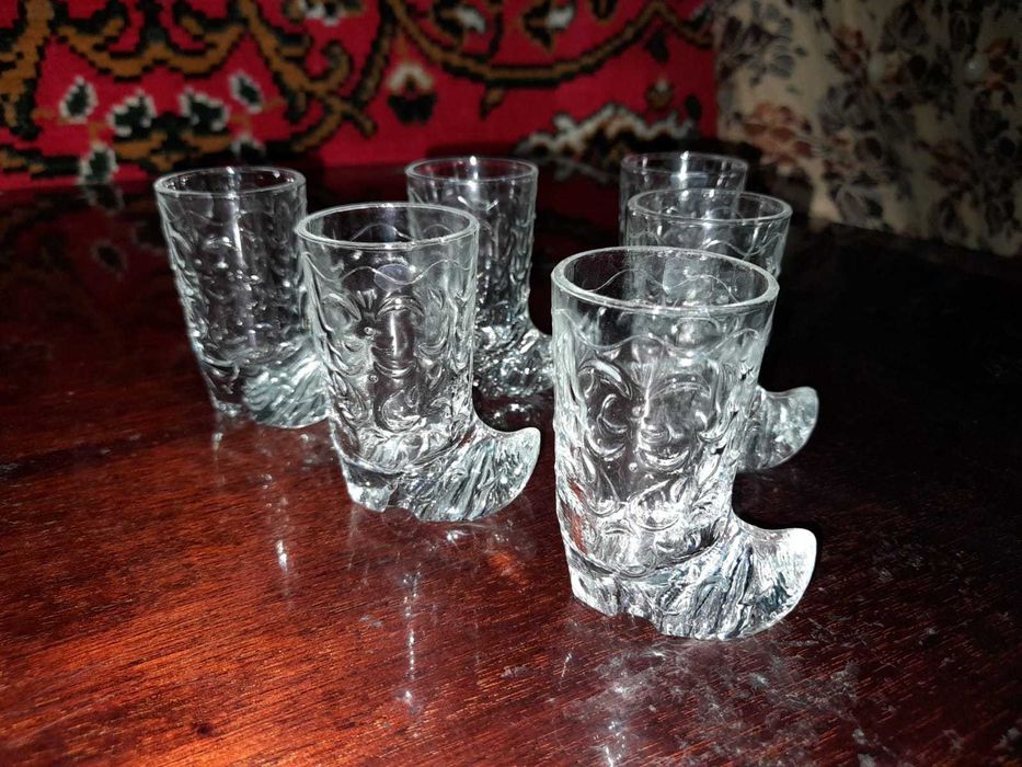 Продам рюмки - сапожки хрусталь Чехия в идеальном состоянии. Из СССР