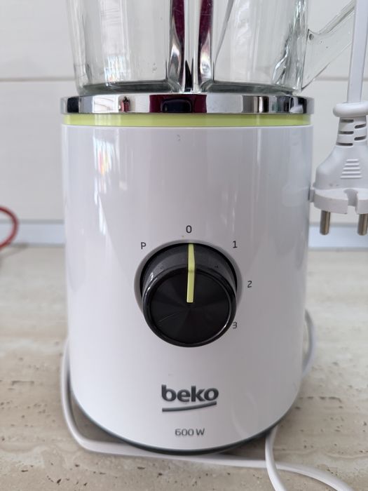 Blender Beko 600W cu bol din sticlă