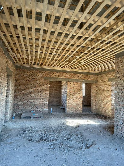 Продам большой дом в городе