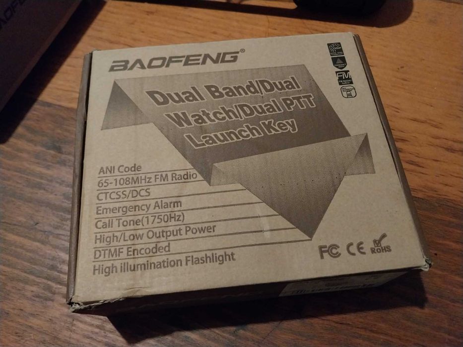 Set 2 statii radio PMR, Baofeng UV-9R Plus 10W si UV-82 8W