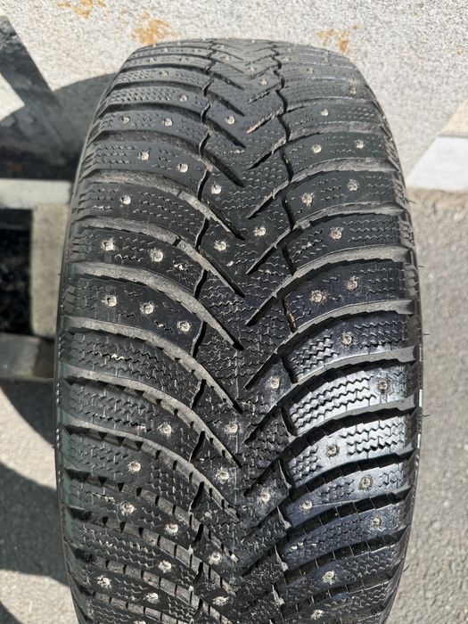Зимняя резина 235/55R19