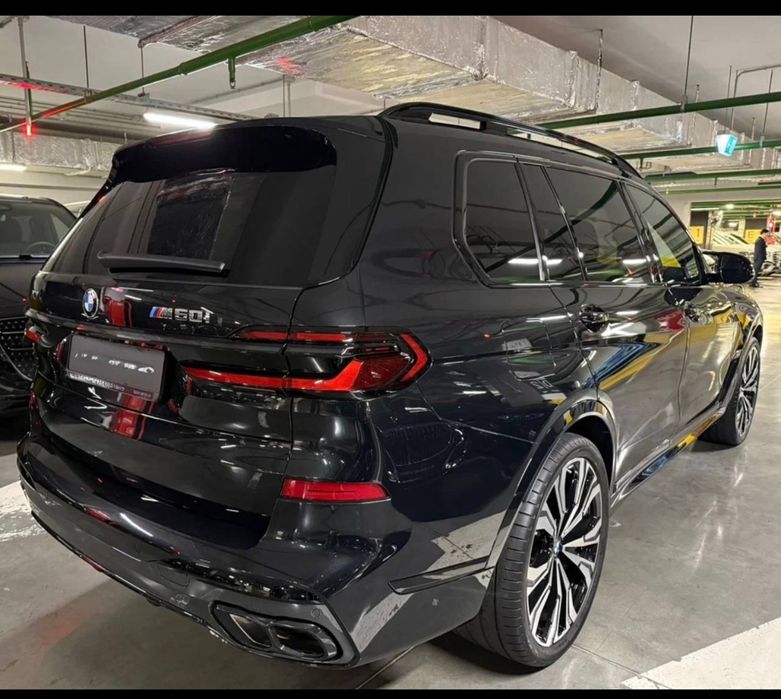 BMW X7 M60i 2025