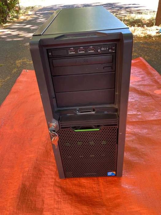 Server Fujitsu Primergy TX200 S6 tower