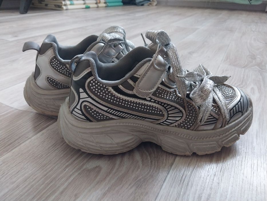 Кроссовки 33размер