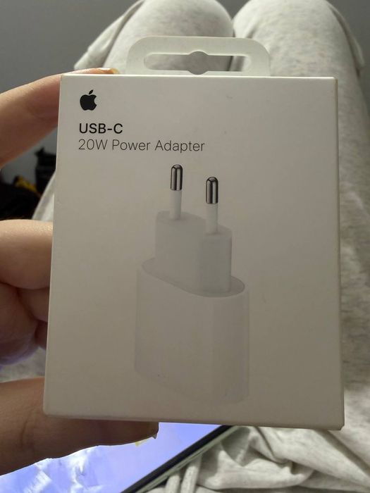 Оригинальный Apple USB-C 20W адаптер (быстрая зарядка)