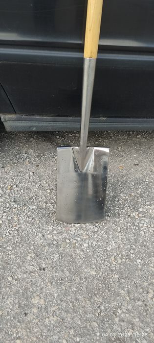 Градински инструменти неръждавейка. .