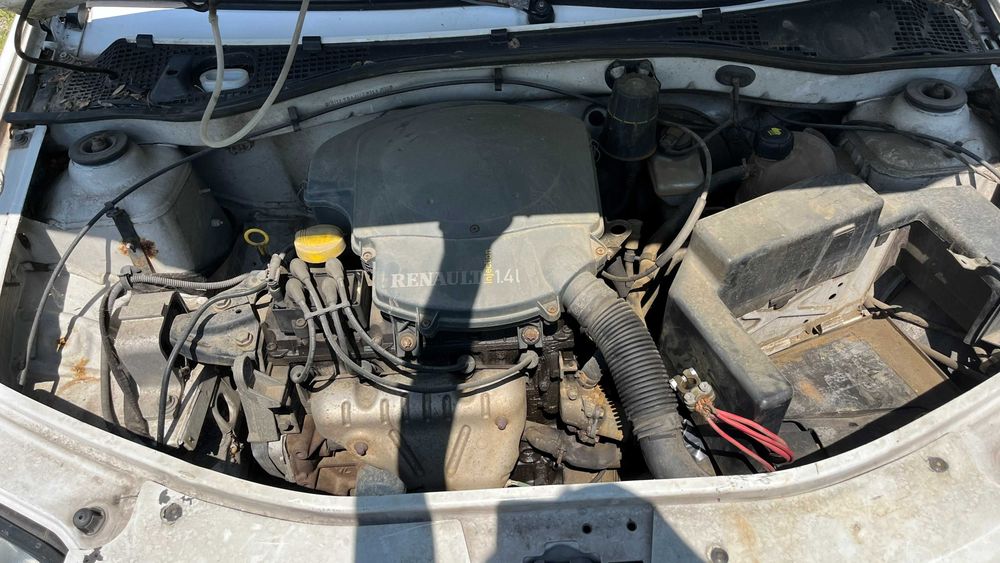 Dezmembrez Dacia Logan 1 non facelift 1,4 benzina 2006 culoare alb