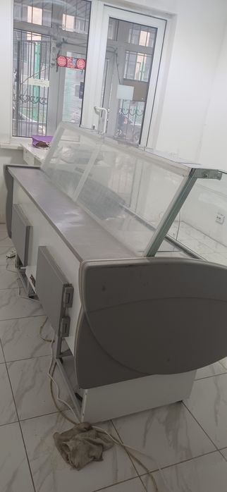 Витринный холодильник