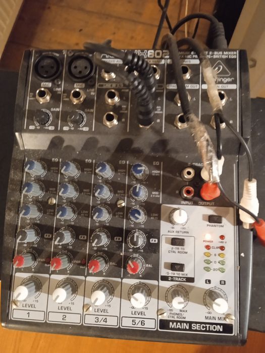 mixer beringer xenix 802