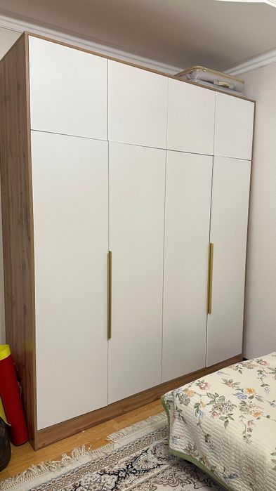 Шкаф для спальной состояние новое .