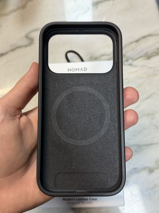 Husa iPhone 17 Pro Nomad Modern Case Black