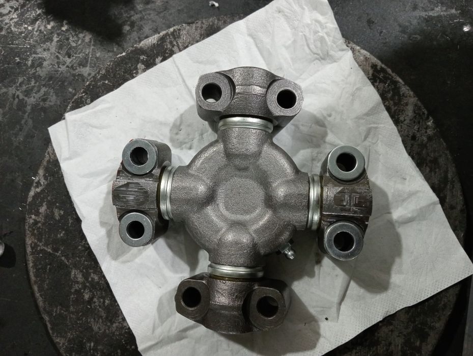 Cruce cardanica mecanica pentru ansamblu dublu