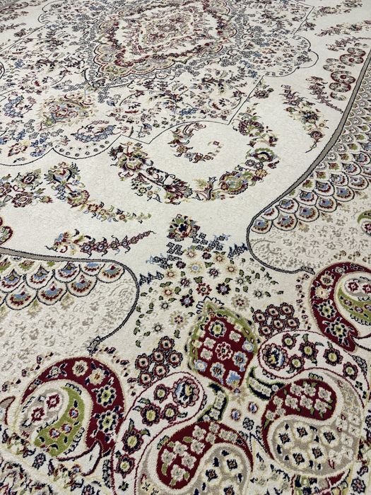 Продам ковер бежевый