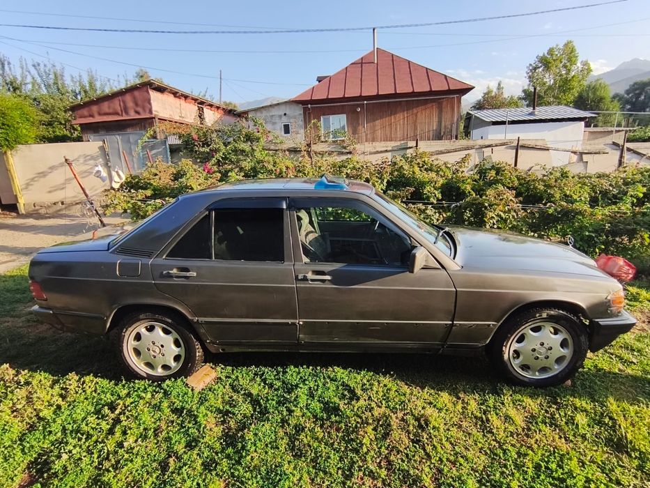 Машина: Mercedes-Benz 190