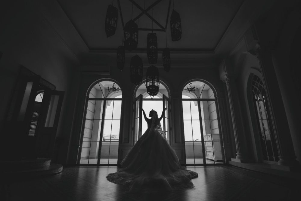 Профессиональная видеосъемка свадеб и праздничных мероприятий.