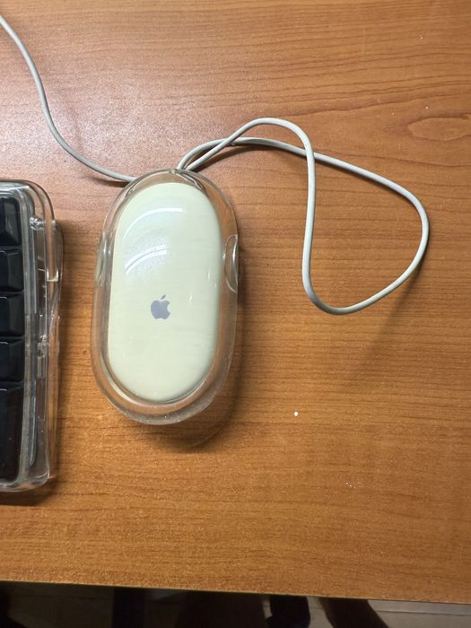 Apple Pro Keyboard (модел M7803)+ Мишка