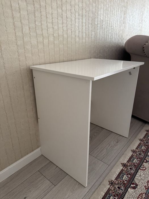 Продается стол рабочий