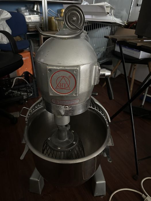 Планетарен моиксер 20л.