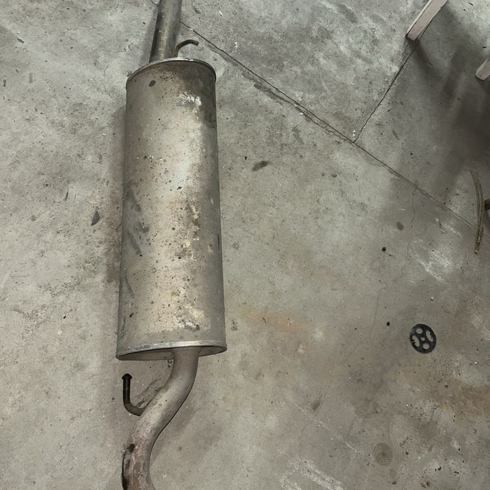 Продам глушитель на приору седан оригинал