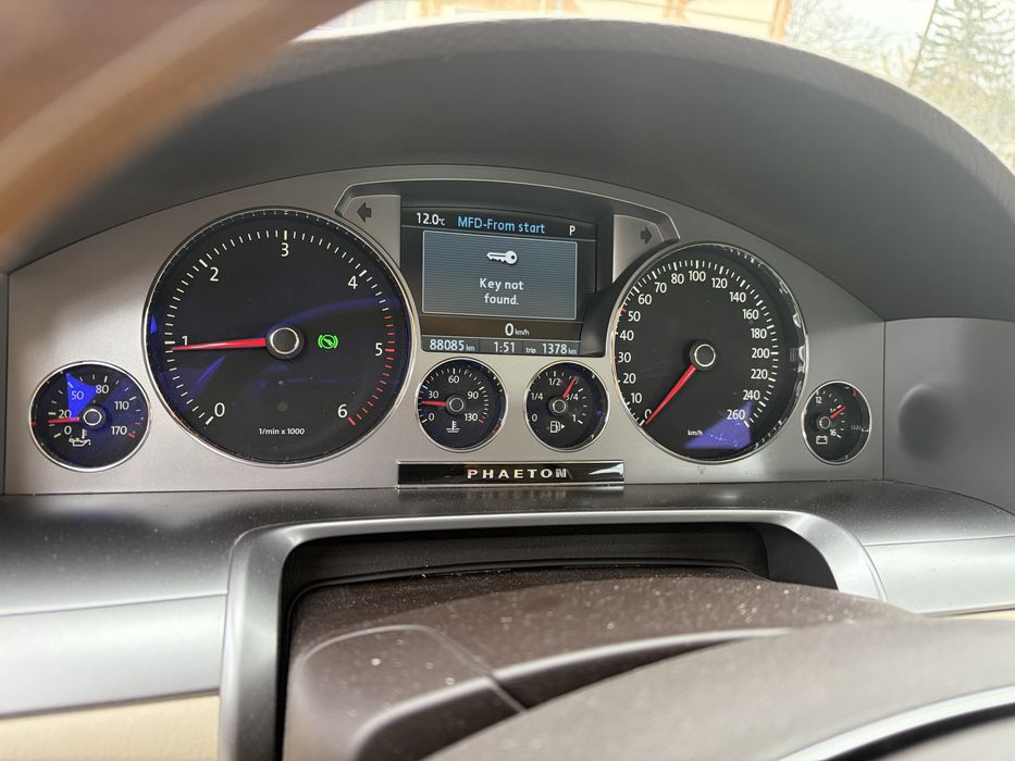 Volkswagen Phaeton  2015 pe carte