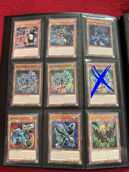 Yu-Gi-Oh карти.